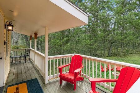 Harpers Ferry Cabin Hot Tub, Deck, Fire Pit, Wifi 외부 사진