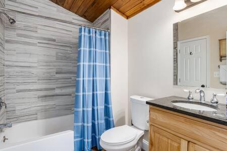 Harpers Ferry Cabin Hot Tub, Deck, Fire Pit, Wifi 외부 사진