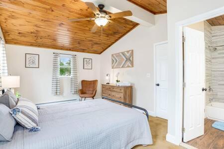Harpers Ferry Cabin Hot Tub, Deck, Fire Pit, Wifi 외부 사진