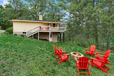 Harpers Ferry Cabin Hot Tub, Deck, Fire Pit, Wifi 외부 사진